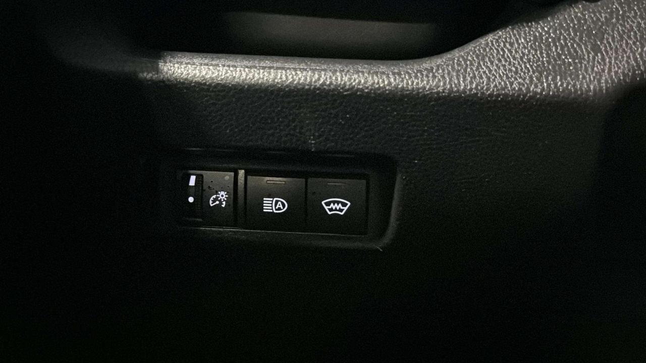 2023 Toyota RAV4 LE| CLEAN CARFAX| HTD SEATS| BLIND SPOT| CARPLAY Photo