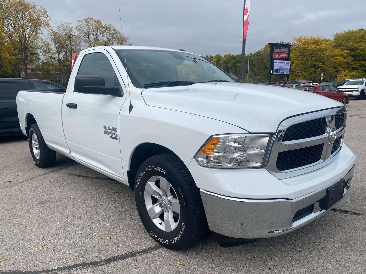 2022 RAM 1500 SLT, CLEAN CARFAX, BACK UP CAMERA, ONE OWNER! Photo