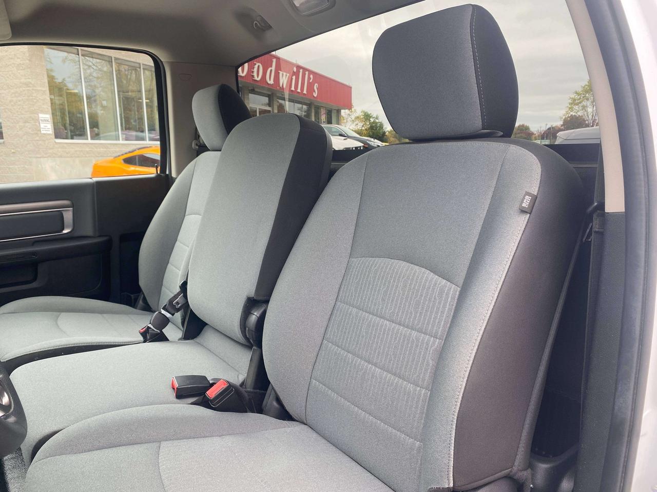 2022 RAM 1500 SLT, CLEAN CARFAX, BACK UP CAMERA, ONE OWNER! - Photo #17