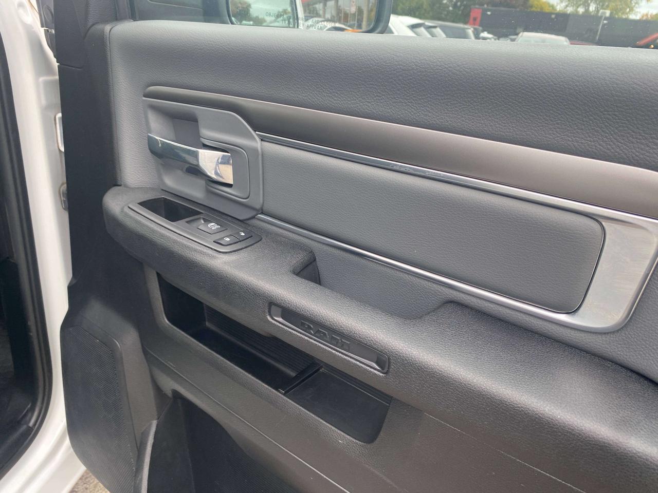 2022 RAM 1500 SLT, CLEAN CARFAX, BACK UP CAMERA, ONE OWNER! Photo