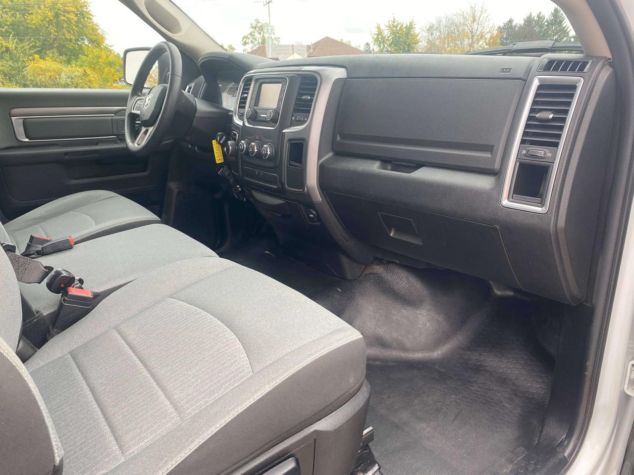 2022 RAM 1500 SLT, CLEAN CARFAX, BACK UP CAMERA, ONE OWNER! Photo