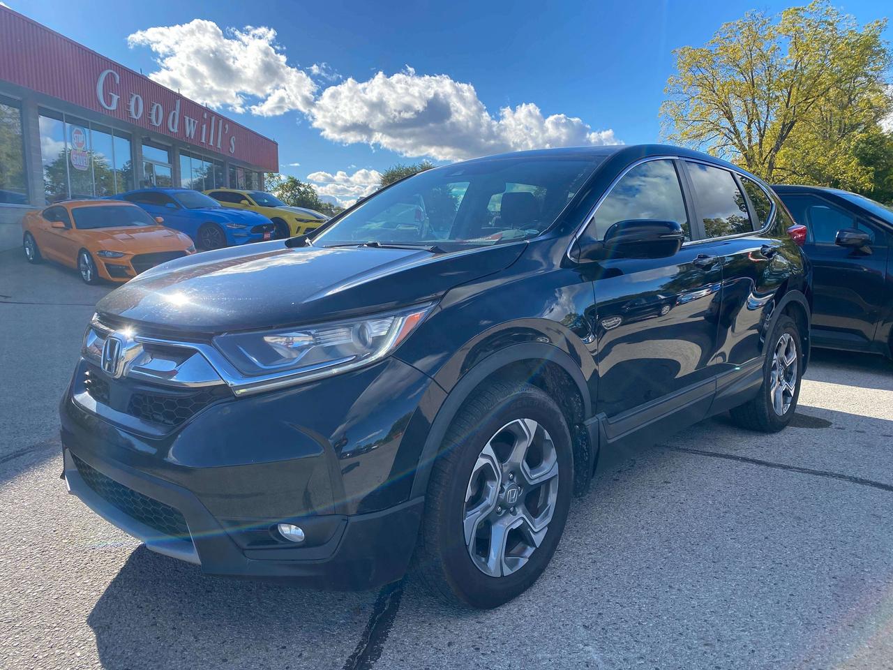 2017 Honda CR-V EX-L, AWD, CLEAN CARFAX, HEATED SEATS / WHEEL! Photo