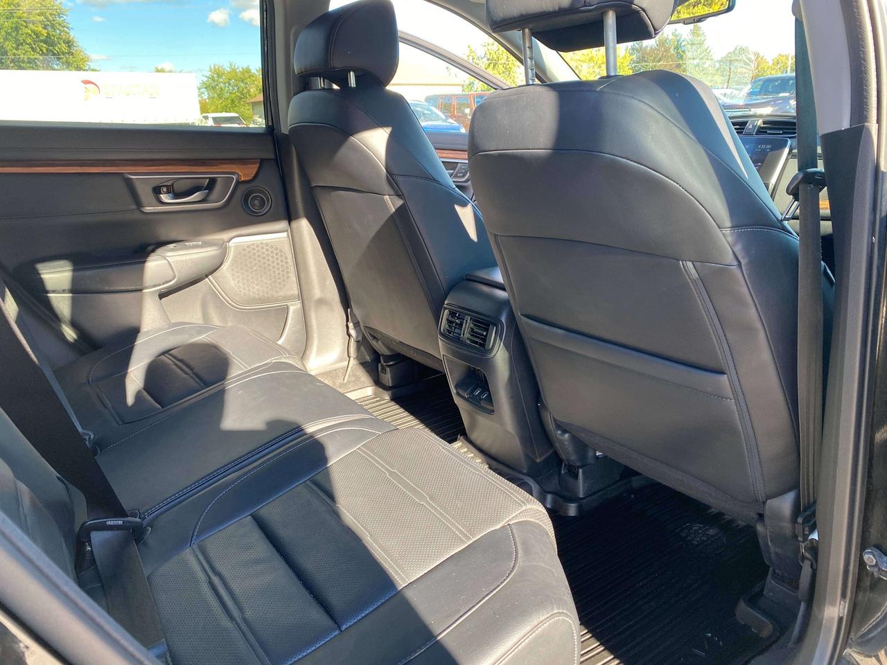 2017 Honda CR-V EX-L, AWD, CLEAN CARFAX, HEATED SEATS / WHEEL! Photo