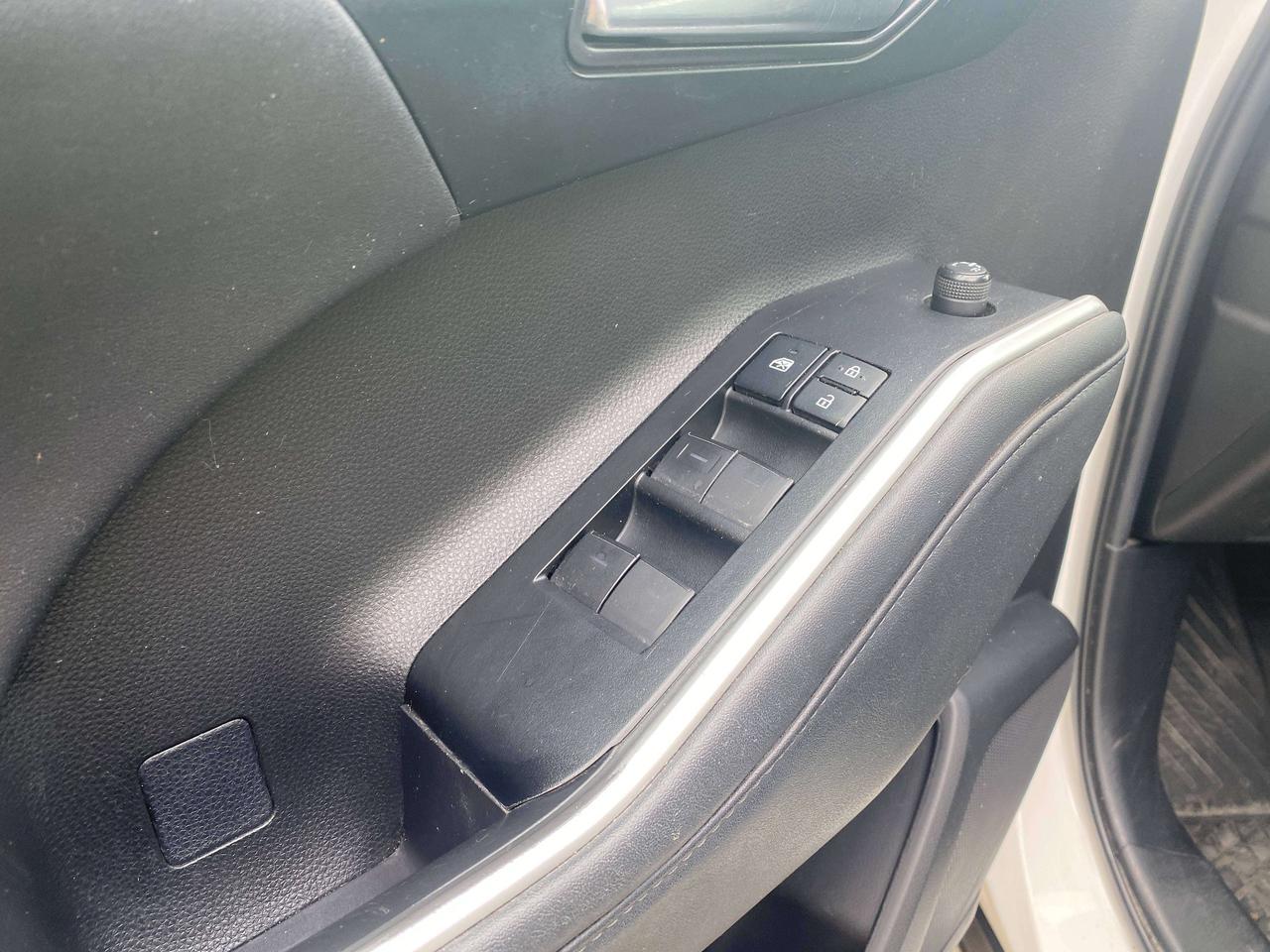 2022 Toyota Highlander XLE, 7 PASS, SUNROOF, CLEAN CARFAX, LEATHER! - Photo #10