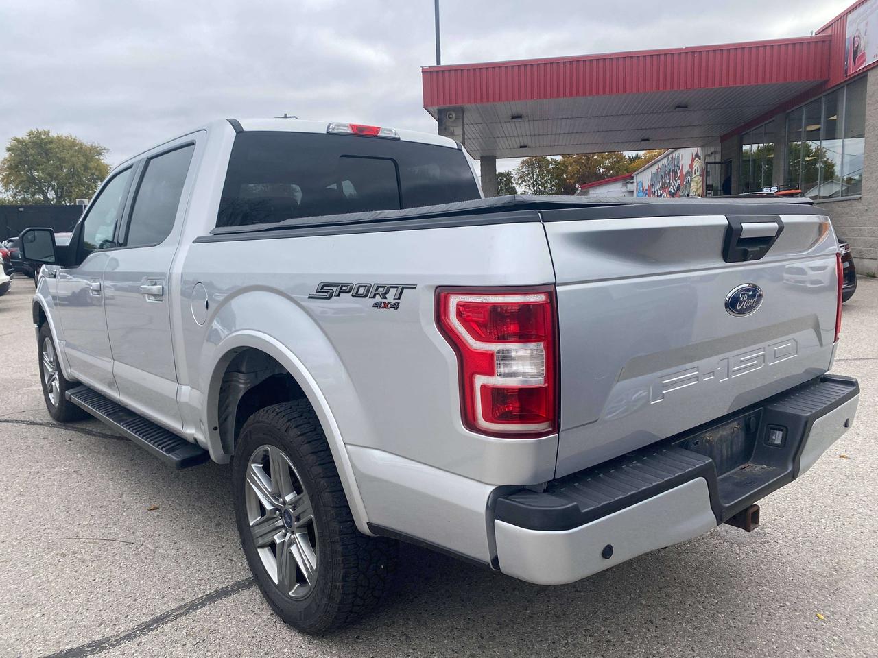 2018 Ford F-150 XLT SPORT, CLEAN CARFAX, REMOTE START, 5.5' BOX! - Photo #6