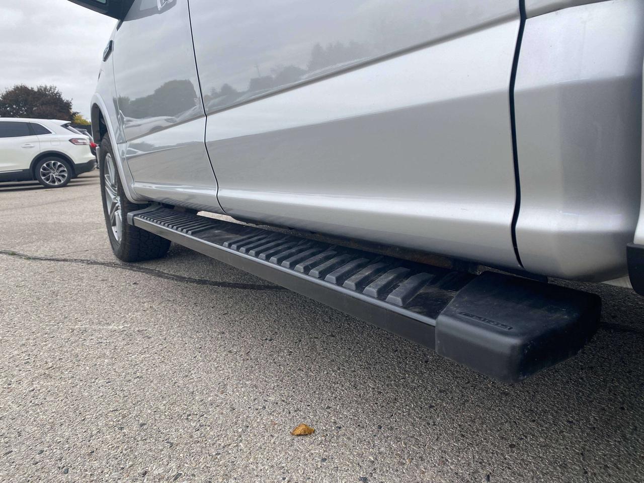 2018 Ford F-150 XLT SPORT, CLEAN CARFAX, REMOTE START, 5.5' BOX! - Photo #11
