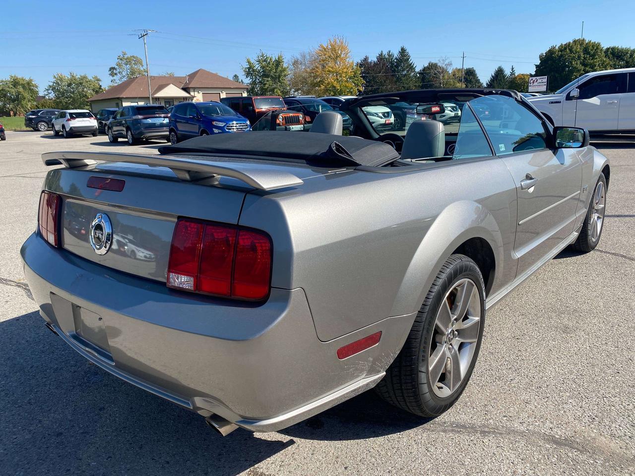 2008 Ford Mustang GT, LOW KMS, LEATHER! - Photo #9