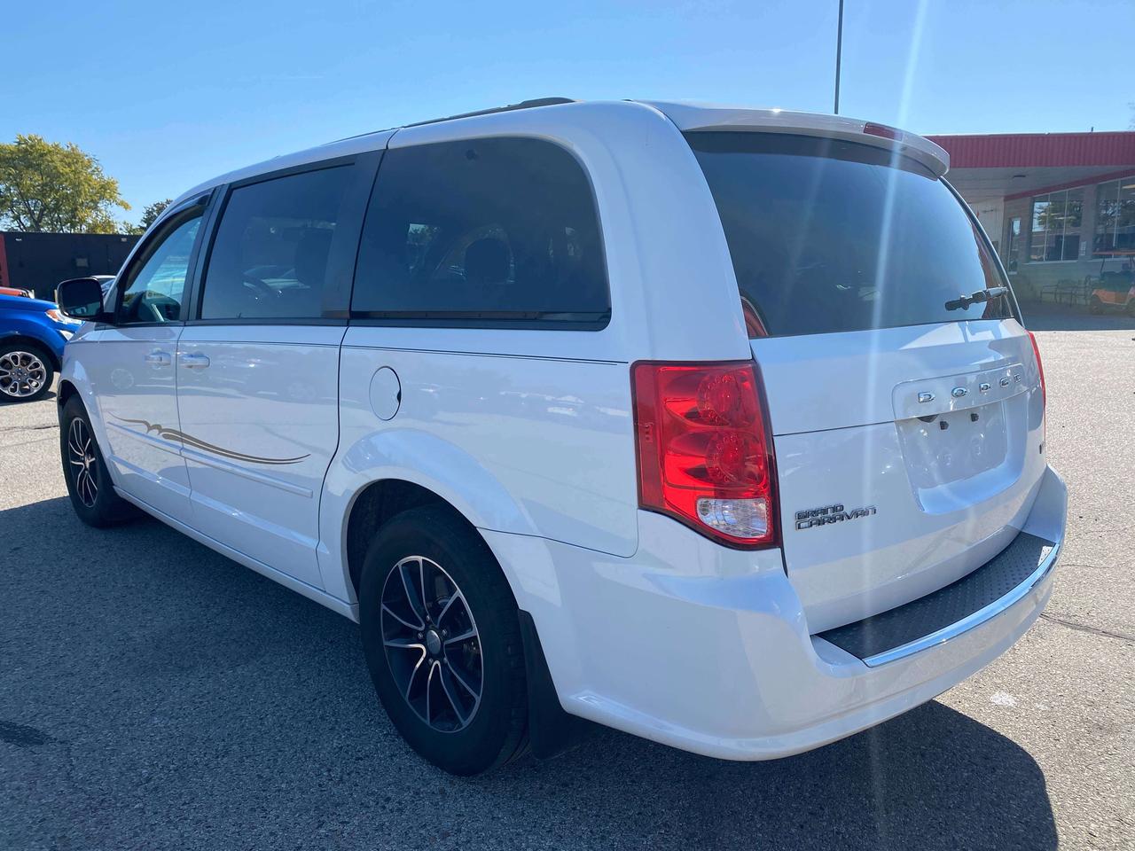 2017 Dodge Grand Caravan GT, LEATHER, REMOTE START, REAR ENTERTAINMENT! - Photo #6