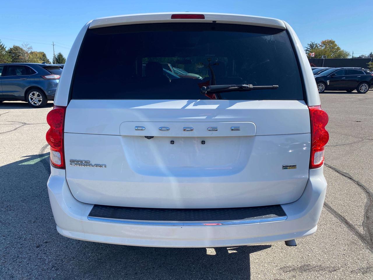 2017 Dodge Grand Caravan GT, LEATHER, REMOTE START, REAR ENTERTAINMENT! Photo