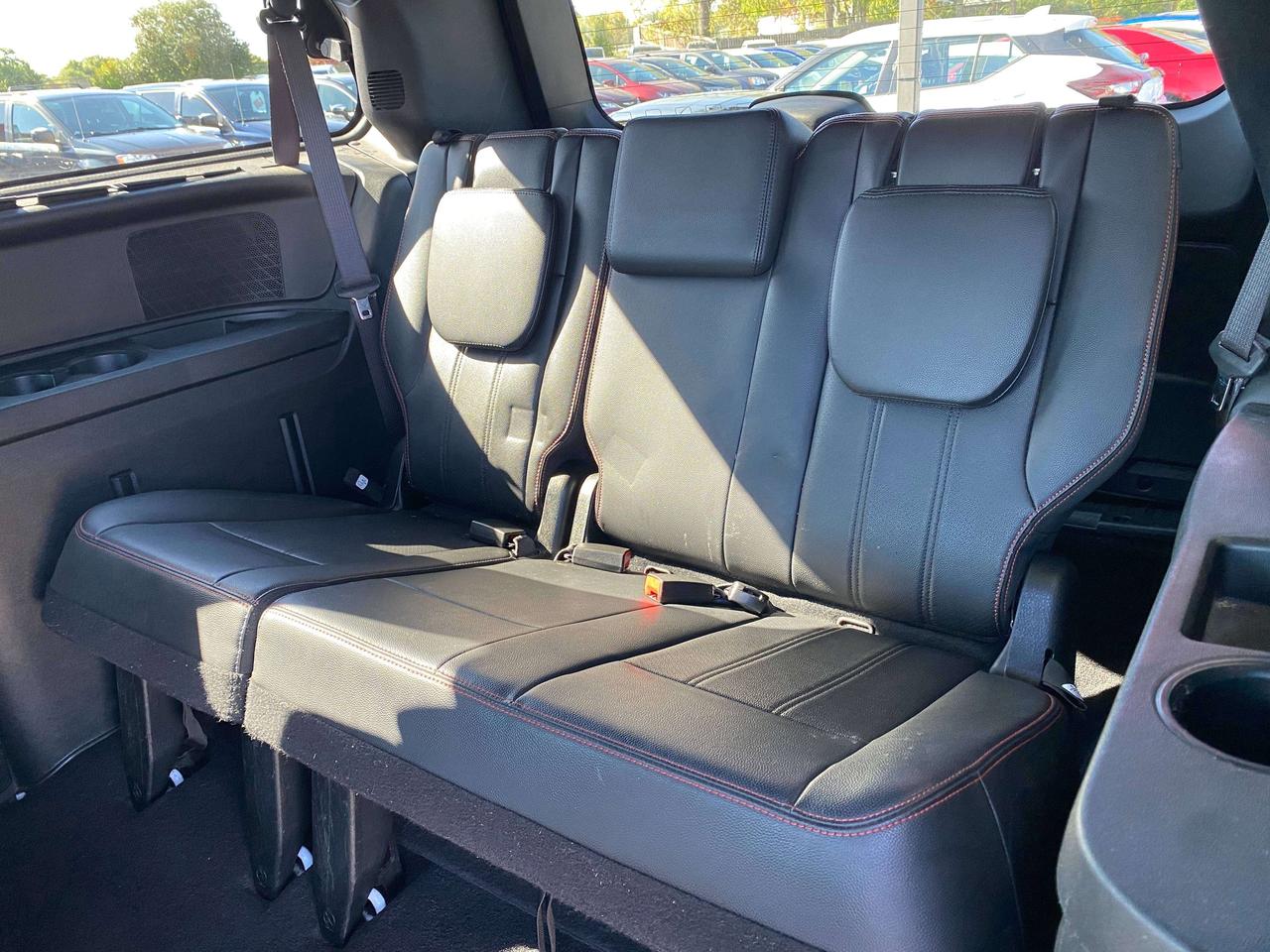2017 Dodge Grand Caravan GT, LEATHER, REMOTE START, REAR ENTERTAINMENT! Photo