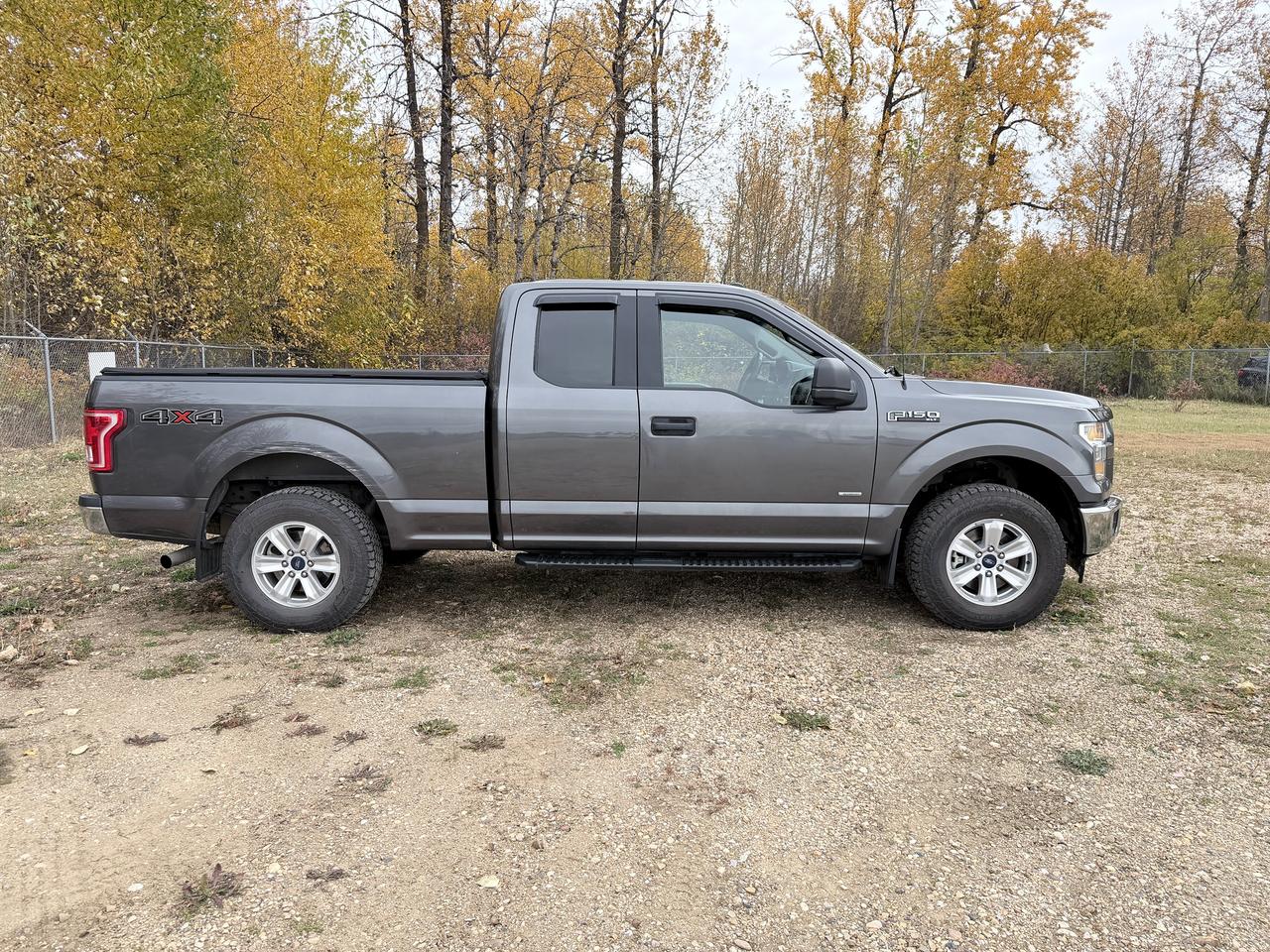 2017 Ford F-150 XLT Photo3