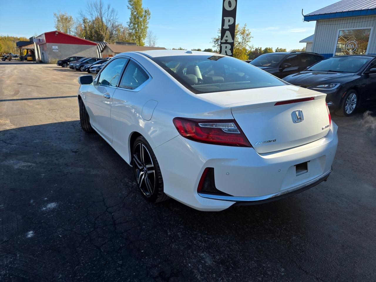2017 Honda Accord Touring Photo