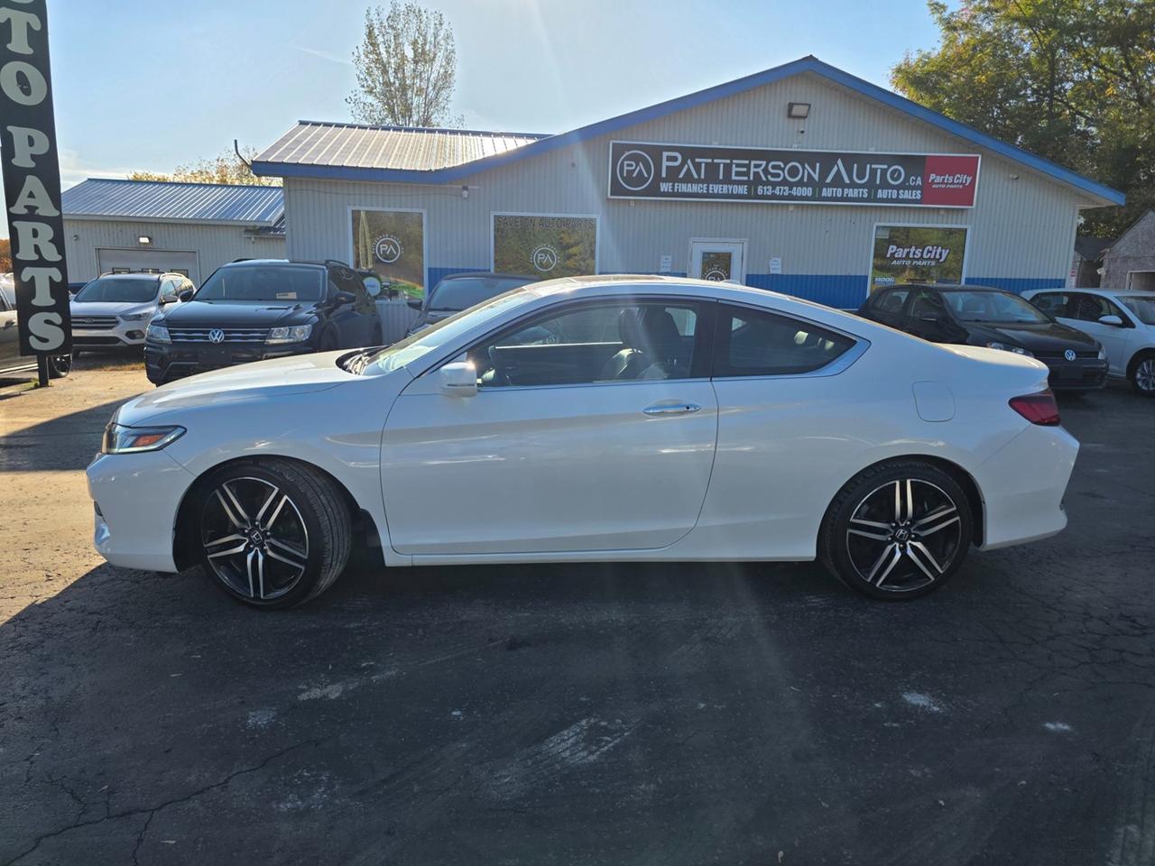 2017 Honda Accord Touring Photo