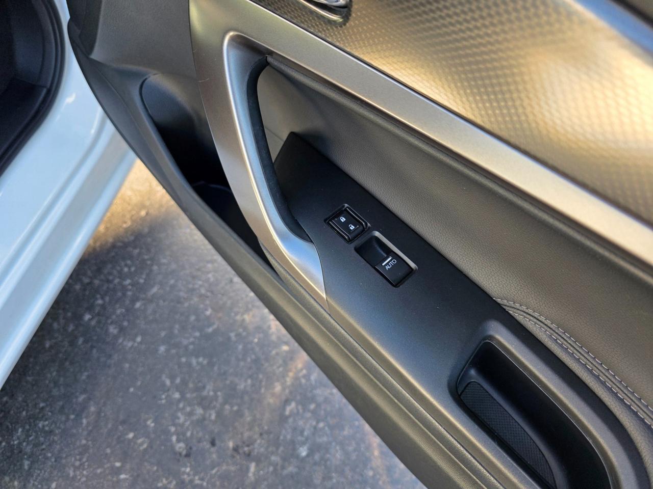 2017 Honda Accord Touring Photo