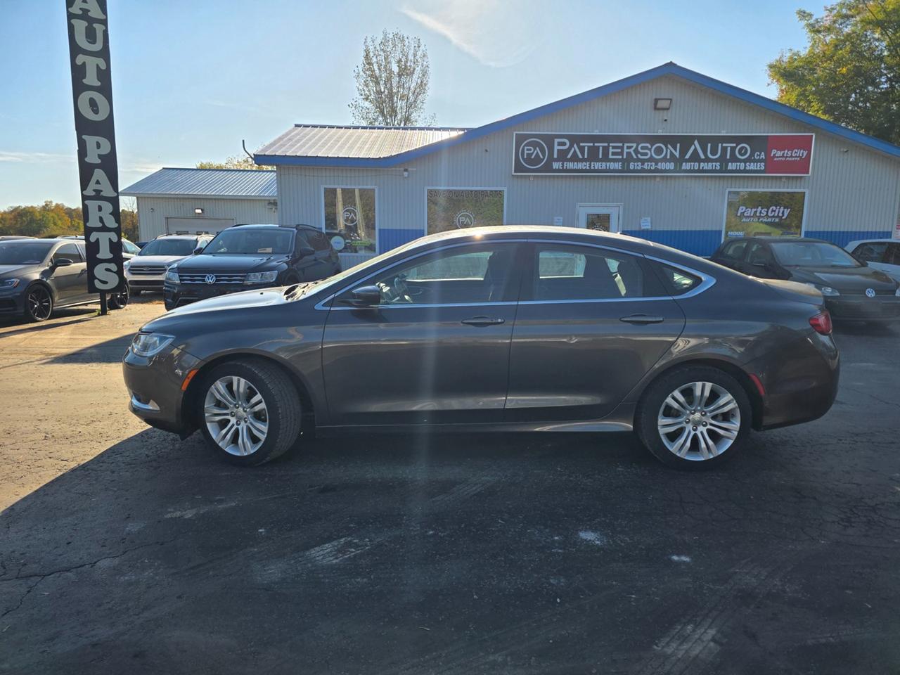 2015 Chrysler 200 Limited Photo