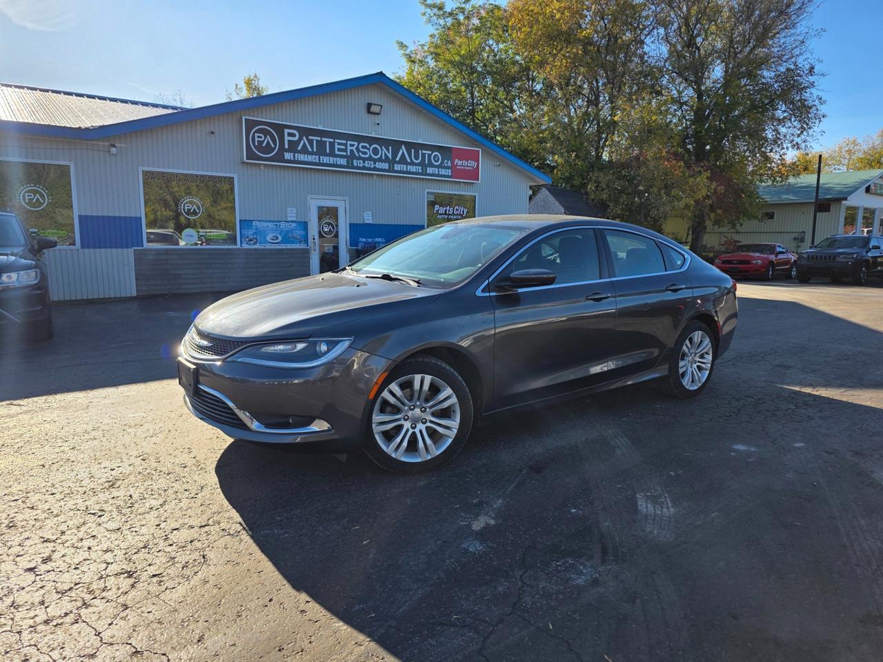 2015 Chrysler 200 Limited Photo