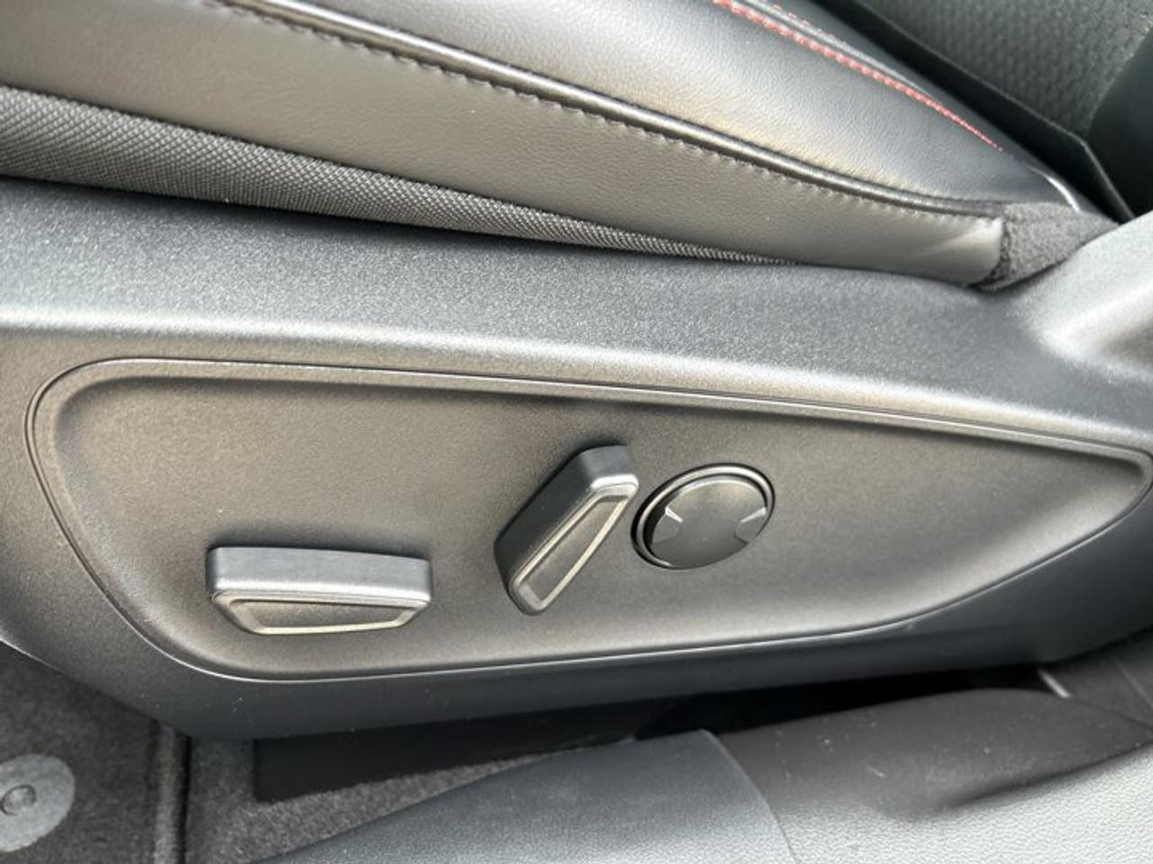 2026 Ford Escape ST-Line AWD | No Accidents | Heated Steering Photo