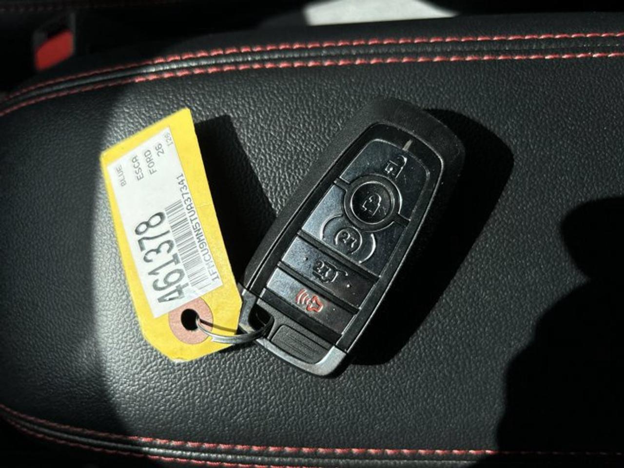 2026 Ford Escape ST-Line AWD | No Accidents | Heated Steering Photo