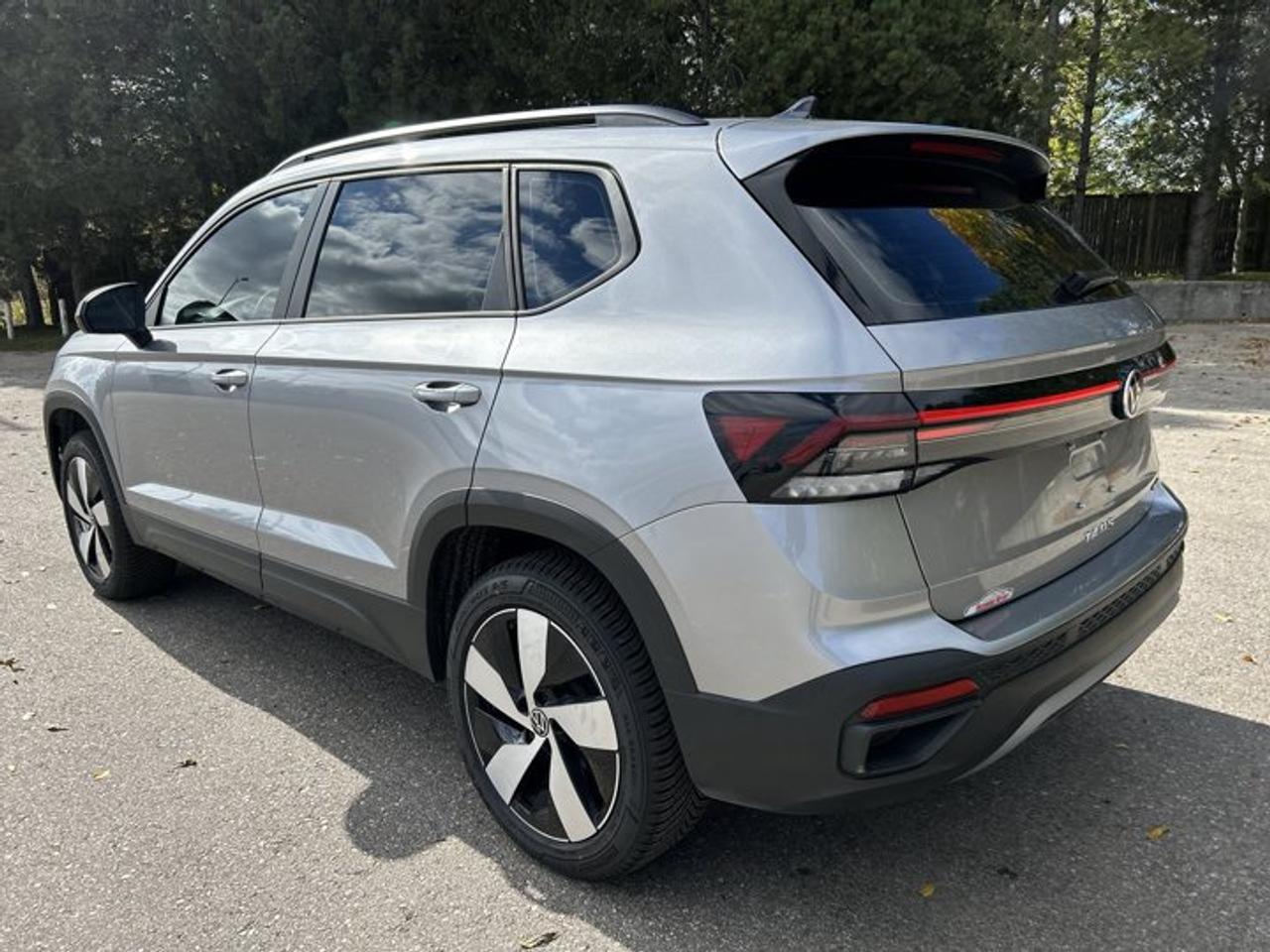 2026 Volkswagen Taos Trendline 4WD | No Accidents | Heated Steering Photo