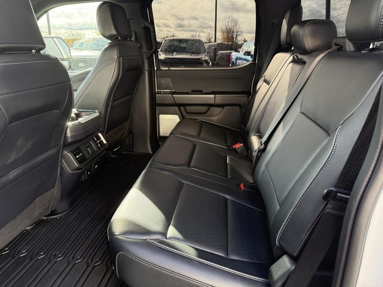 2025 Ford F-150 Lariat Photo