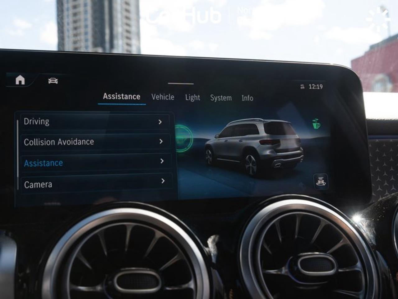 2026 Mercedes-Benz GLB 250 4MATIC 2.0L Turbocharged I-4 | 4MATIC AWD | Heated Seats Photo