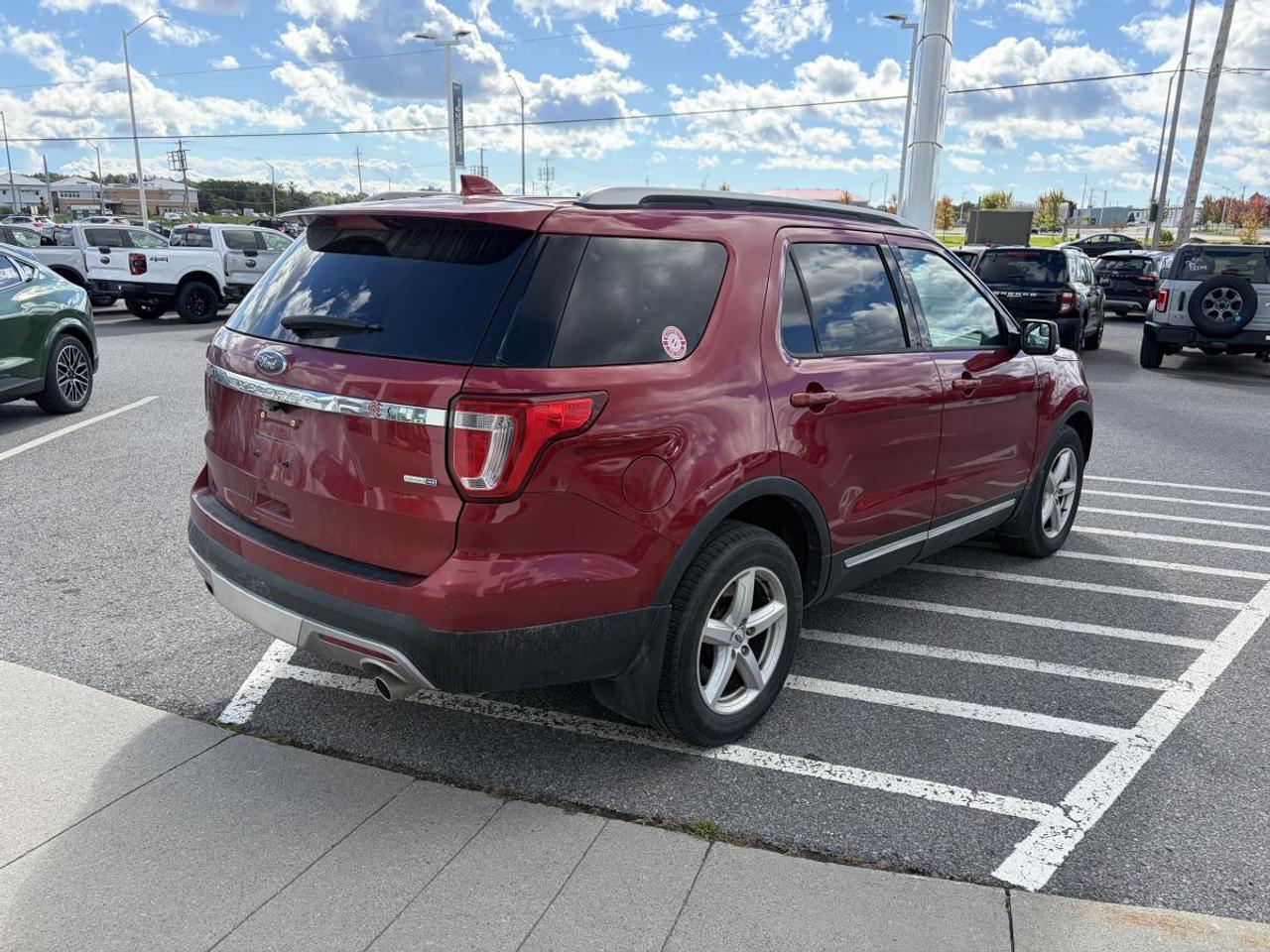 2016 Ford Explorer XLT Photo