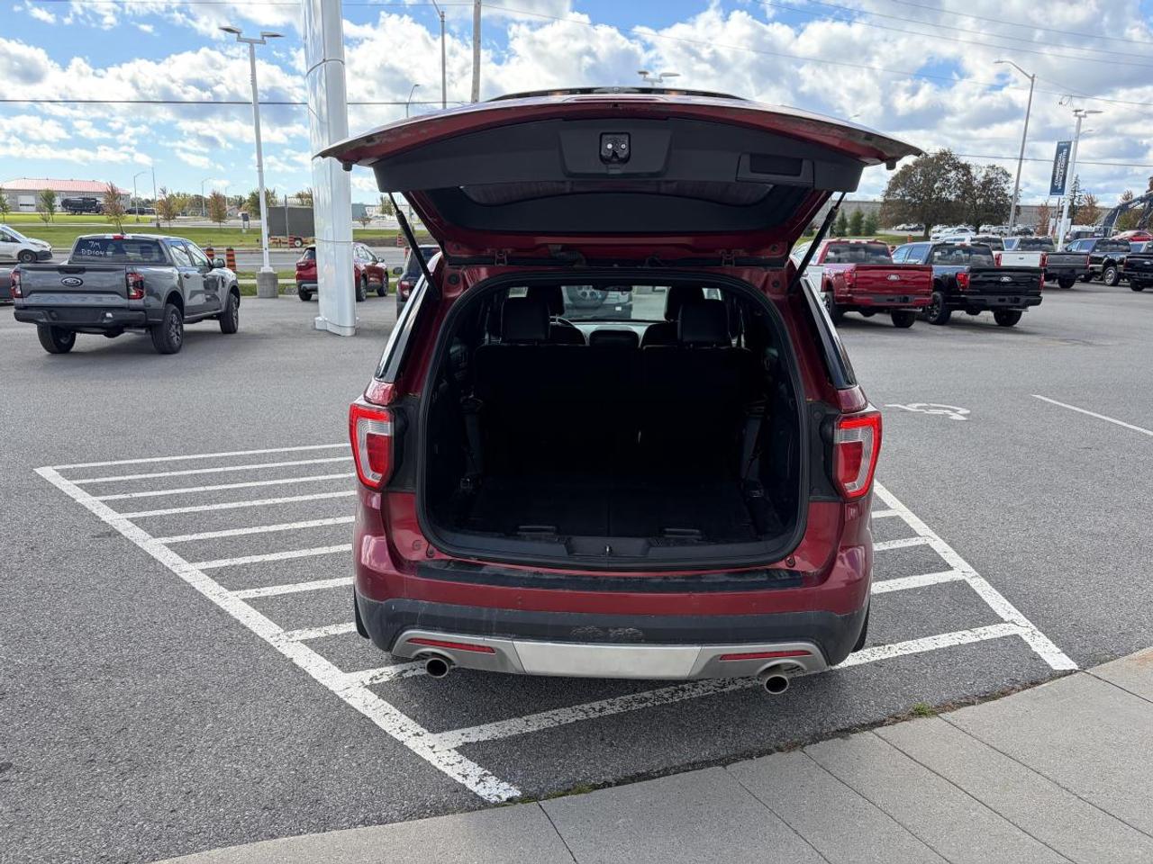 2016 Ford Explorer XLT Photo