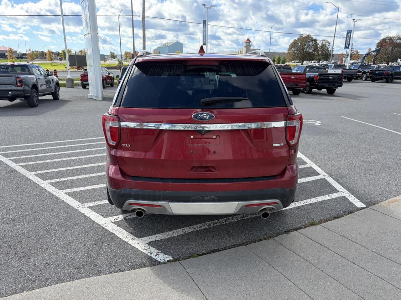 2016 Ford Explorer XLT Photo