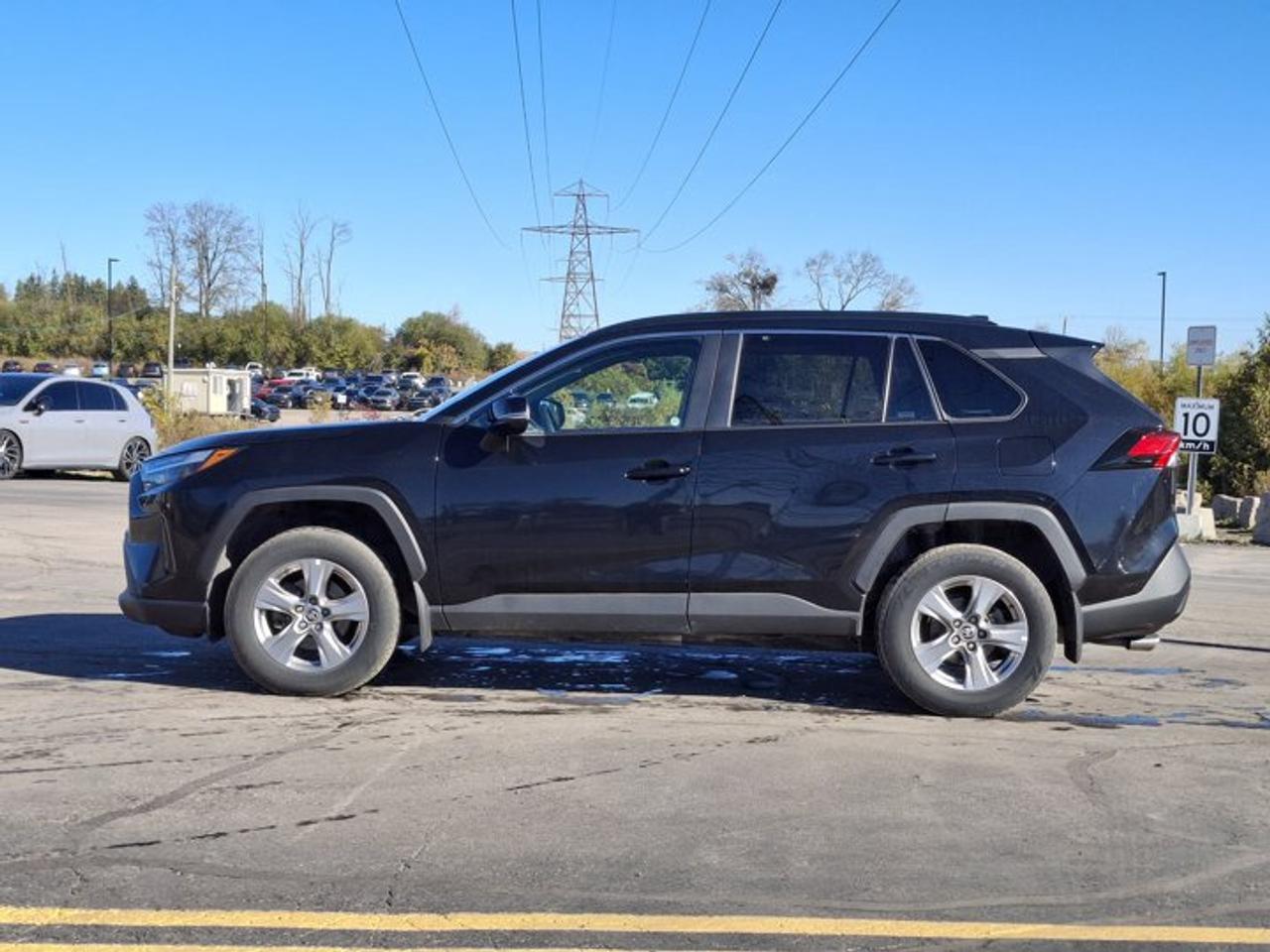 2024 Toyota RAV4 XLE AWD | Sunroof | Power Seat | Heated Wheel + Seats | Radar Cruise | Power Liftgate | and More ! Photo5