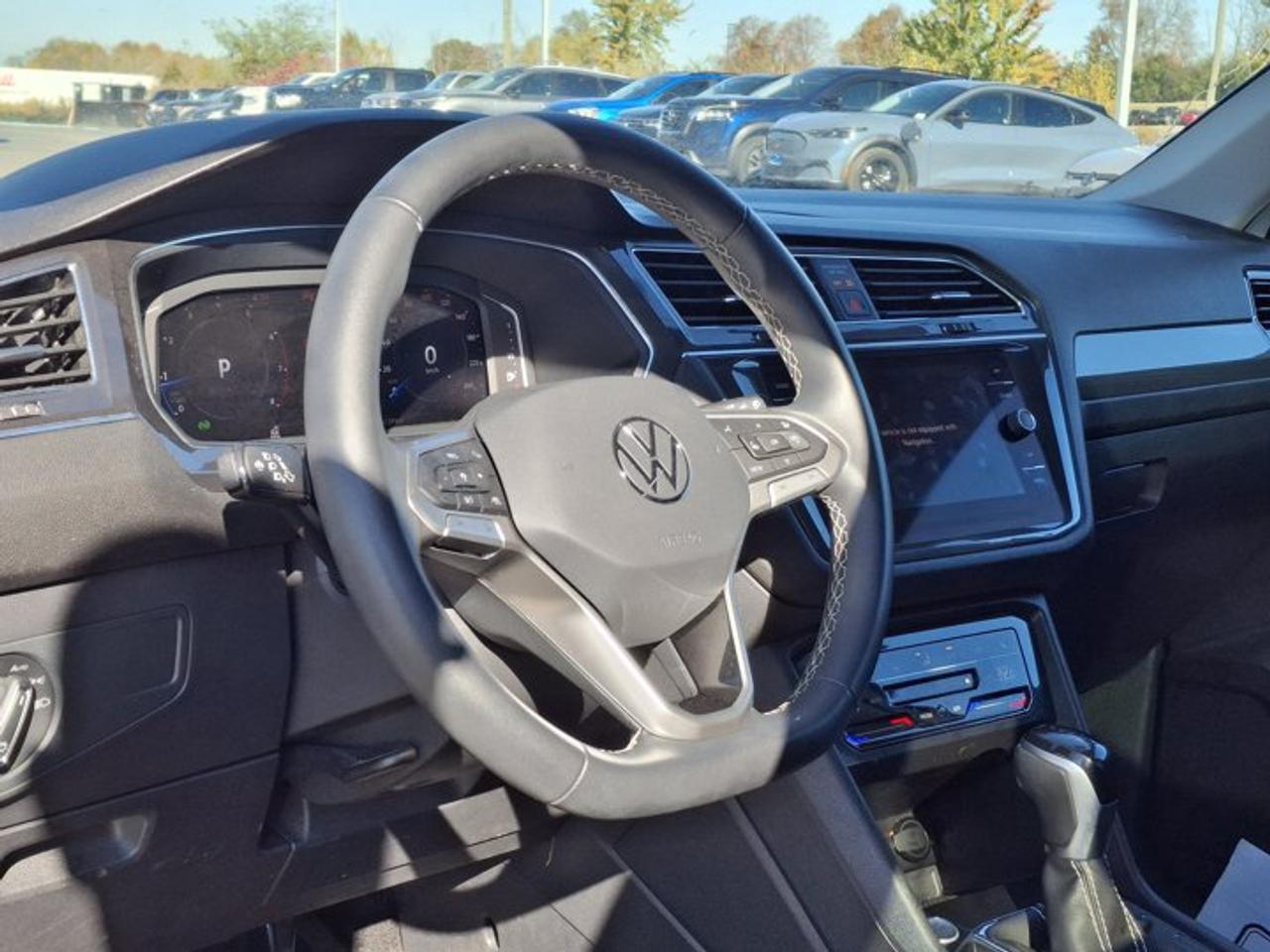 2023 Volkswagen Tiguan Comfortline AWD | 3rd Row Seats | Leather | Sunroof | Adaptive Cruise | CarPlay + Android and More ! Photo