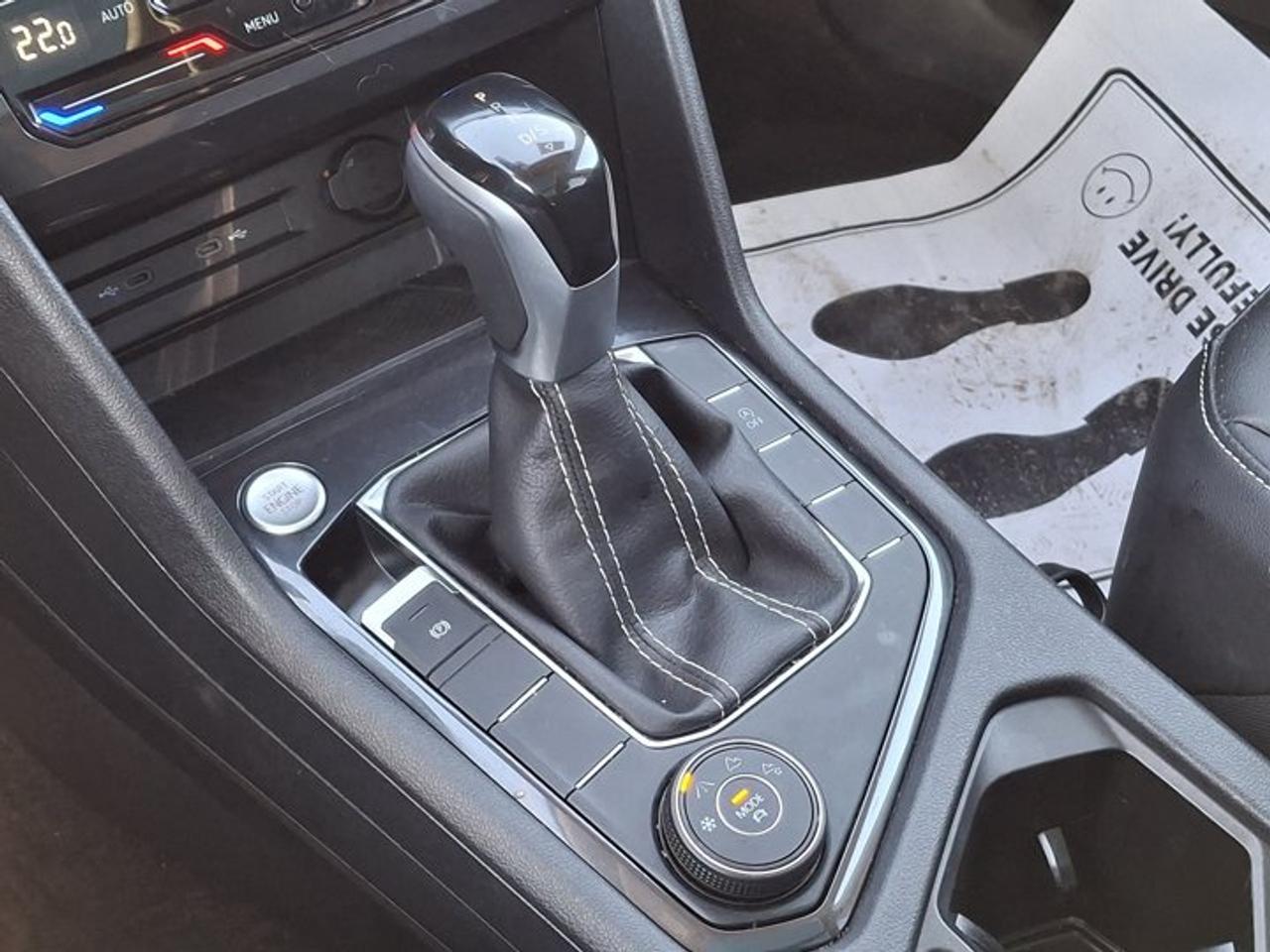 2023 Volkswagen Tiguan Comfortline AWD | 3rd Row Seats | Leather | Sunroof | Adaptive Cruise | CarPlay + Android and More ! Photo