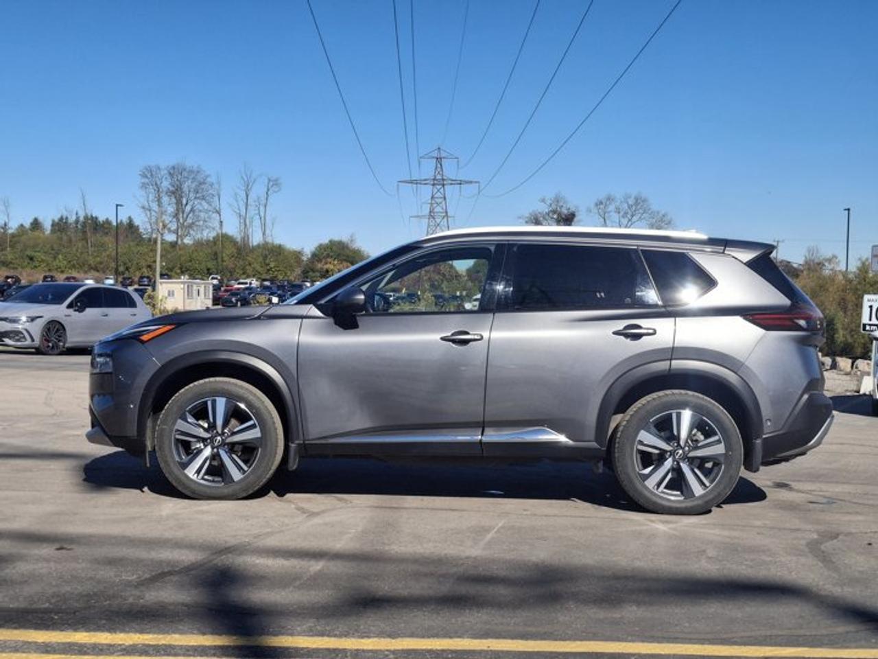 2023 Nissan Rogue Platinum AWD | Leather | Sunroof | Nav | HUD | 360 Camera | Bose | 19" Wheels | and More ! Photo5