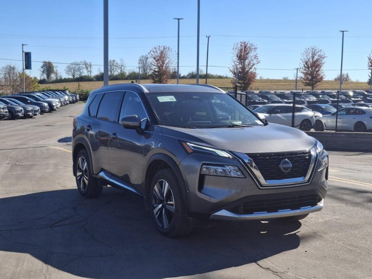 2023 Nissan Rogue Platinum AWD | Leather | Sunroof | Nav | HUD | 360 Camera | Bose | 19" Wheels | and More ! Photo