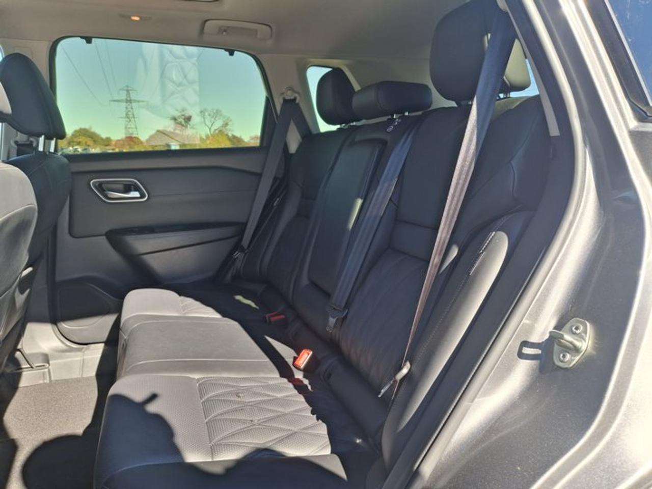 2023 Nissan Rogue Platinum AWD | Leather | Sunroof | Nav | HUD | 360 Camera | Bose | 19" Wheels | and More ! Photo