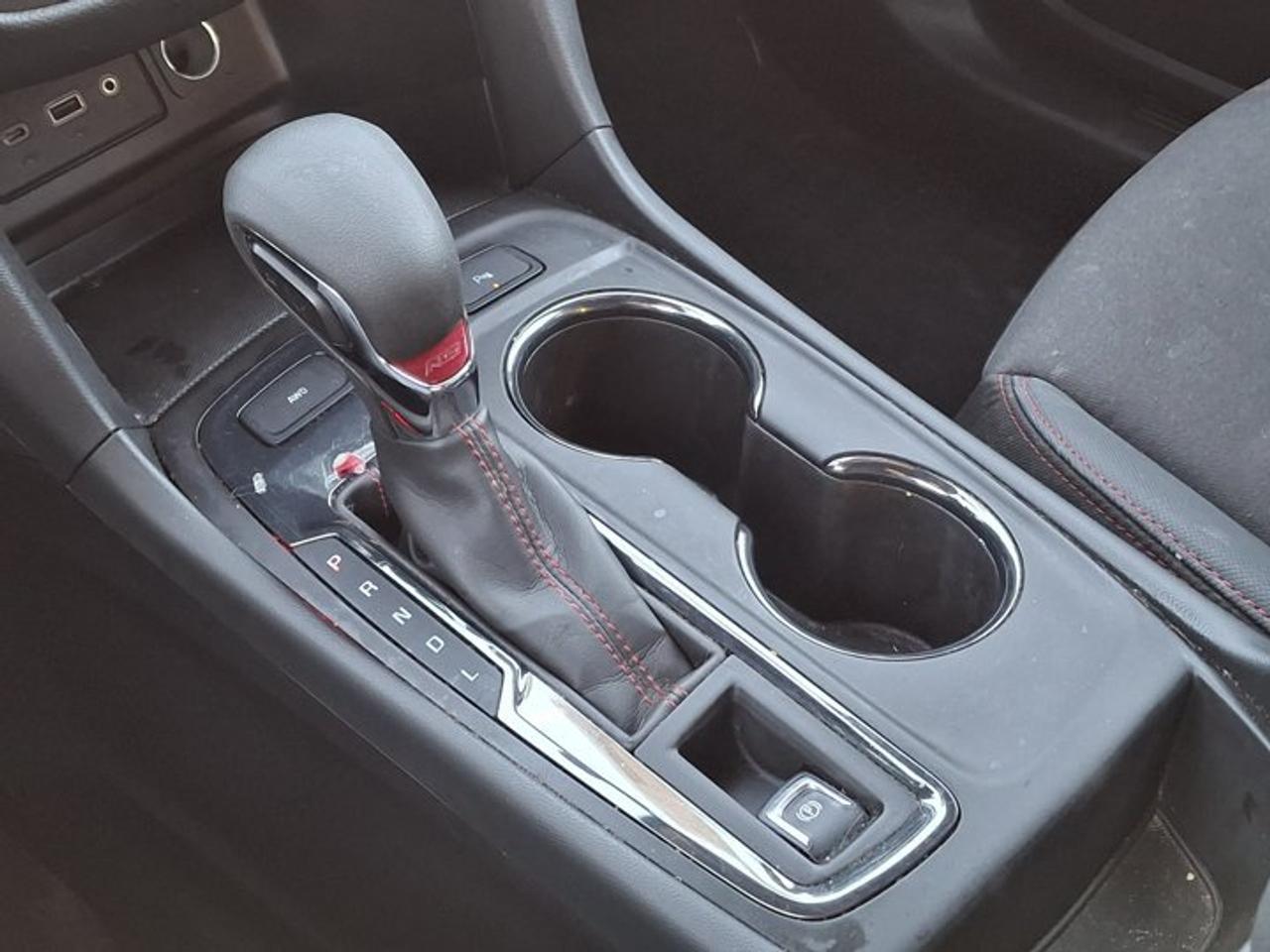 2024 Chevrolet Equinox RS AWD | Sunroof | BSM + RCTA | Power Liftgate | Power Seat | Remote Start | Heated Seats and More ! Photo