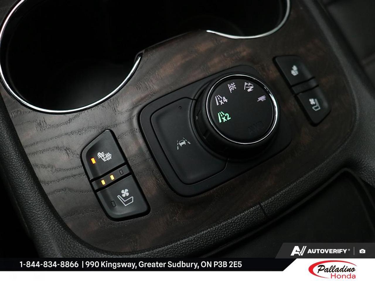 2021 GMC Acadia Denali Photo