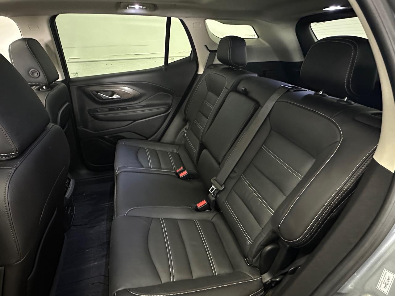 2024 GMC Terrain Denali DENALI/AWD/PANOROOF/LEATHER/NAVI/30KM/OFF 1 OWNER LEASE! Photo