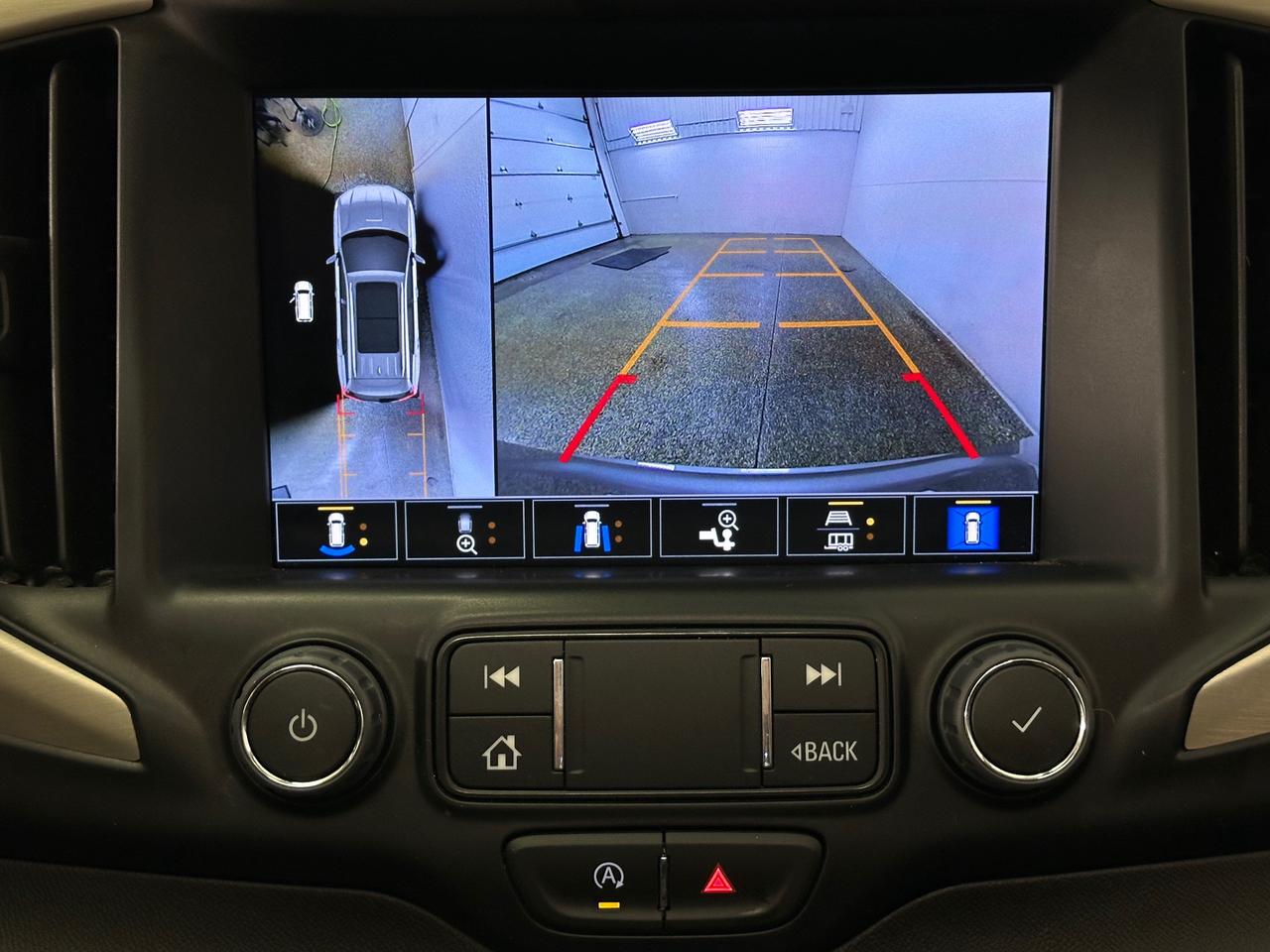 2024 GMC Terrain Denali DENALI/AWD/PANOROOF/LEATHER/NAVI/30KM/OFF 1 OWNER LEASE! Photo