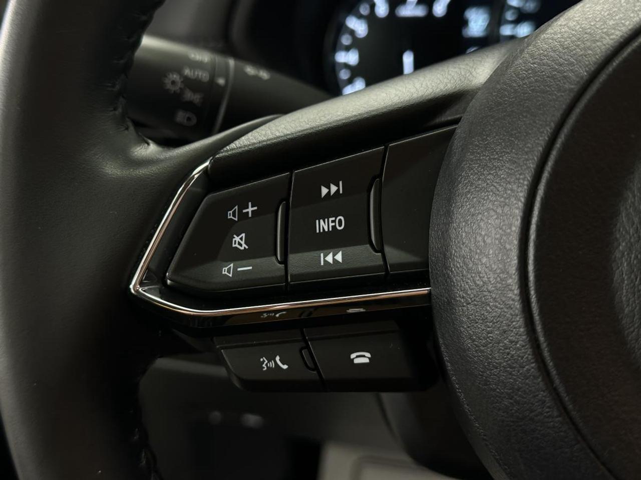 2025 Mazda CX-5 GS/AWD/PWR HEATED SEATS &amp; WHEEL/LEATHER/PWR GATE/CARPLAY/MORE! Photo