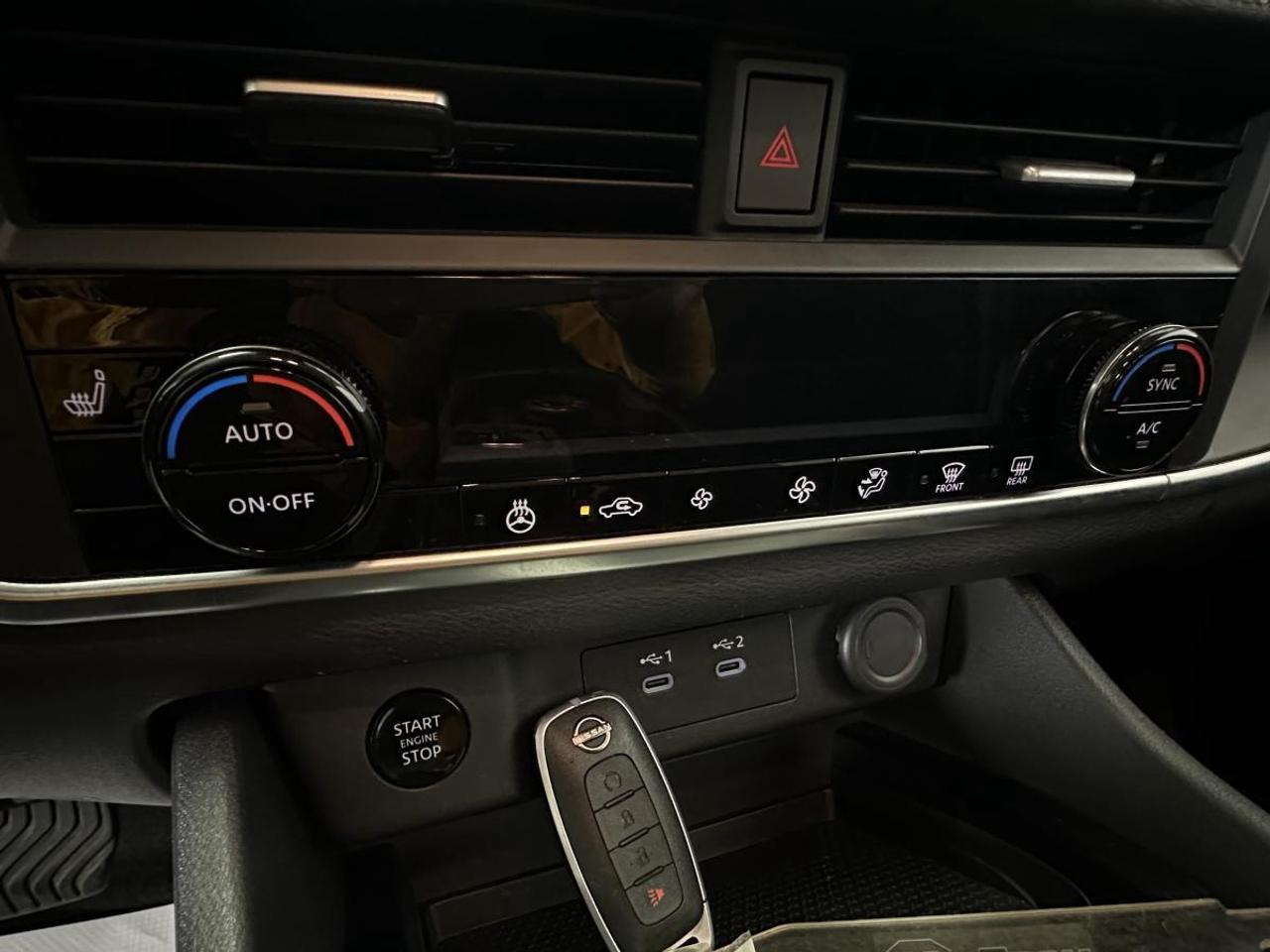 2024 Nissan Rogue S/AWD/24KM/OFF 1 OWNER NISSAN LEASE! Photo