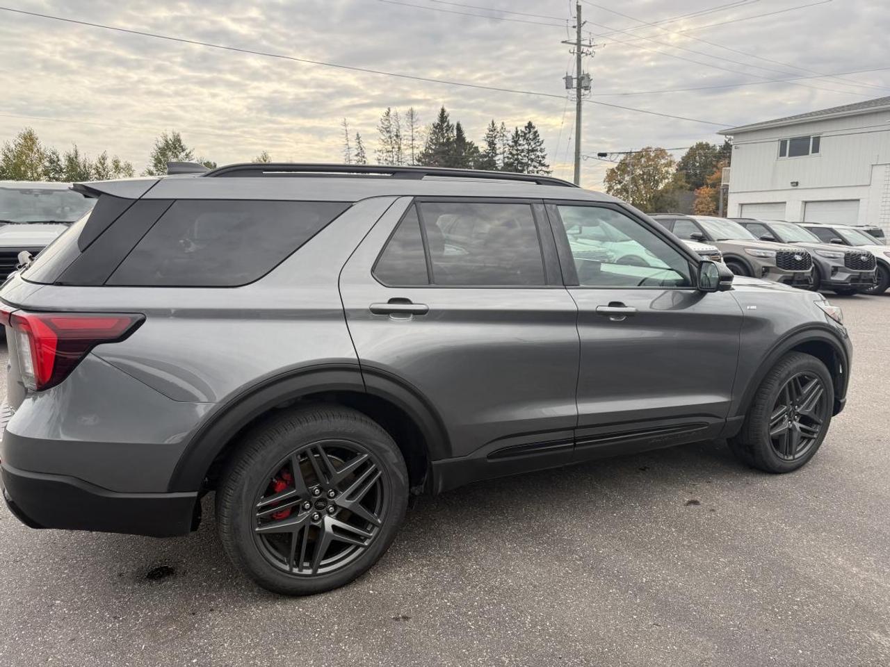 2025 Ford Explorer ST-Line Photo
