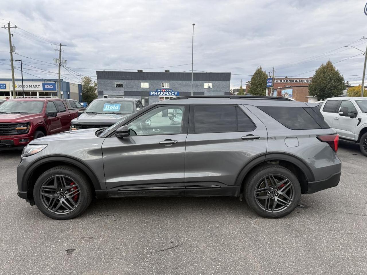 2025 Ford Explorer ST-Line Photo5