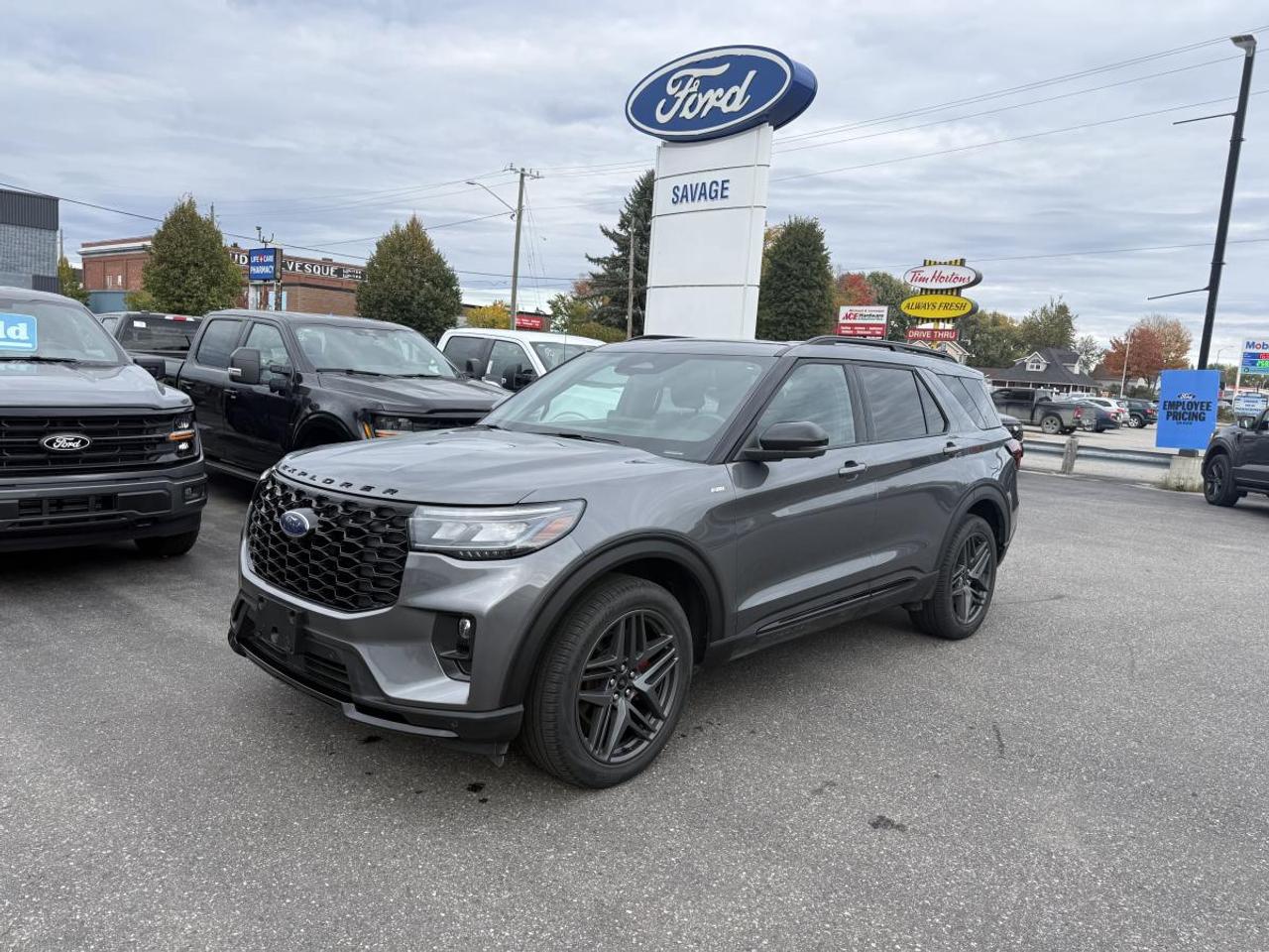 2025 Ford Explorer ST-Line Photo0