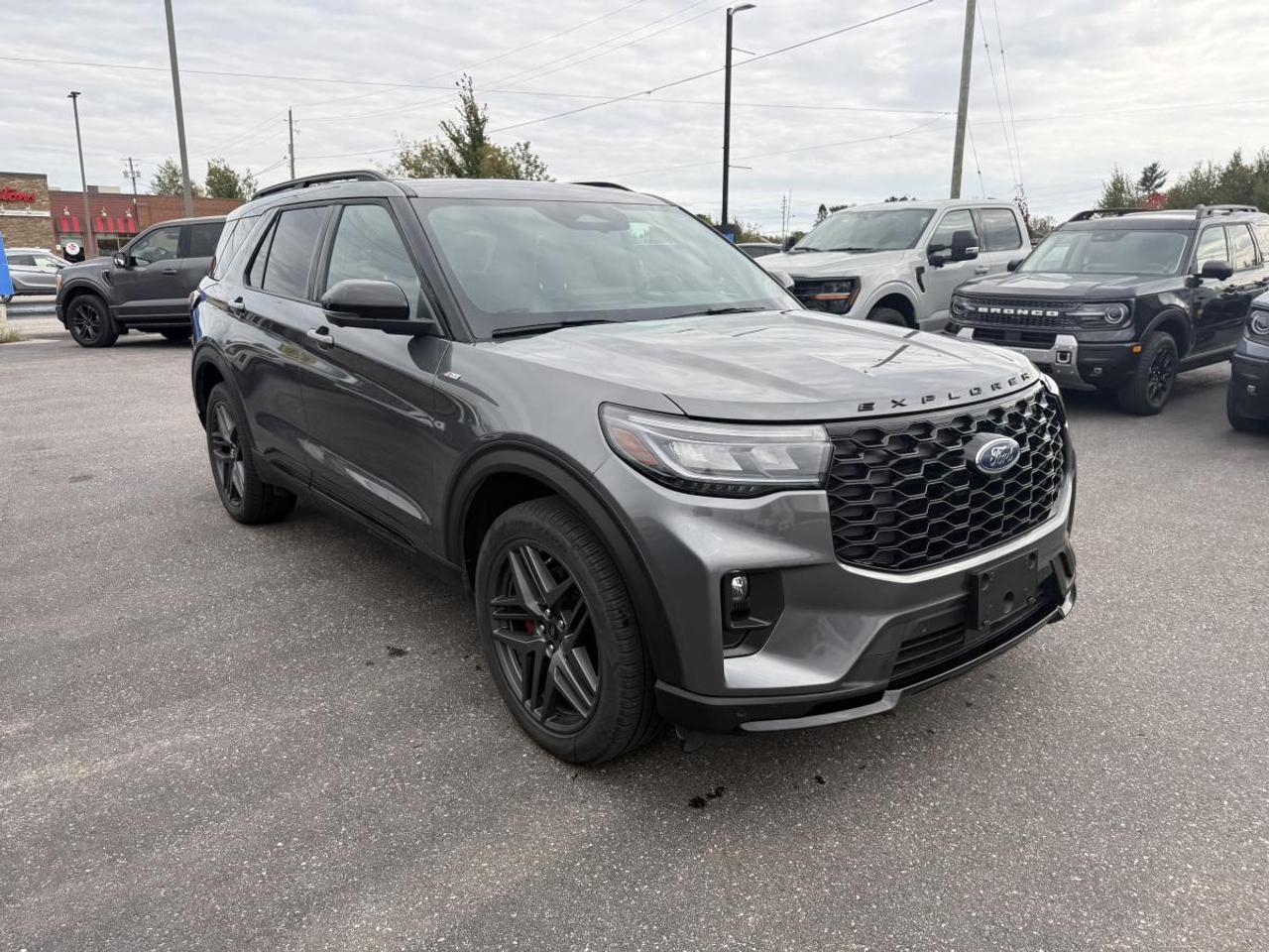 2025 Ford Explorer ST-Line Photo