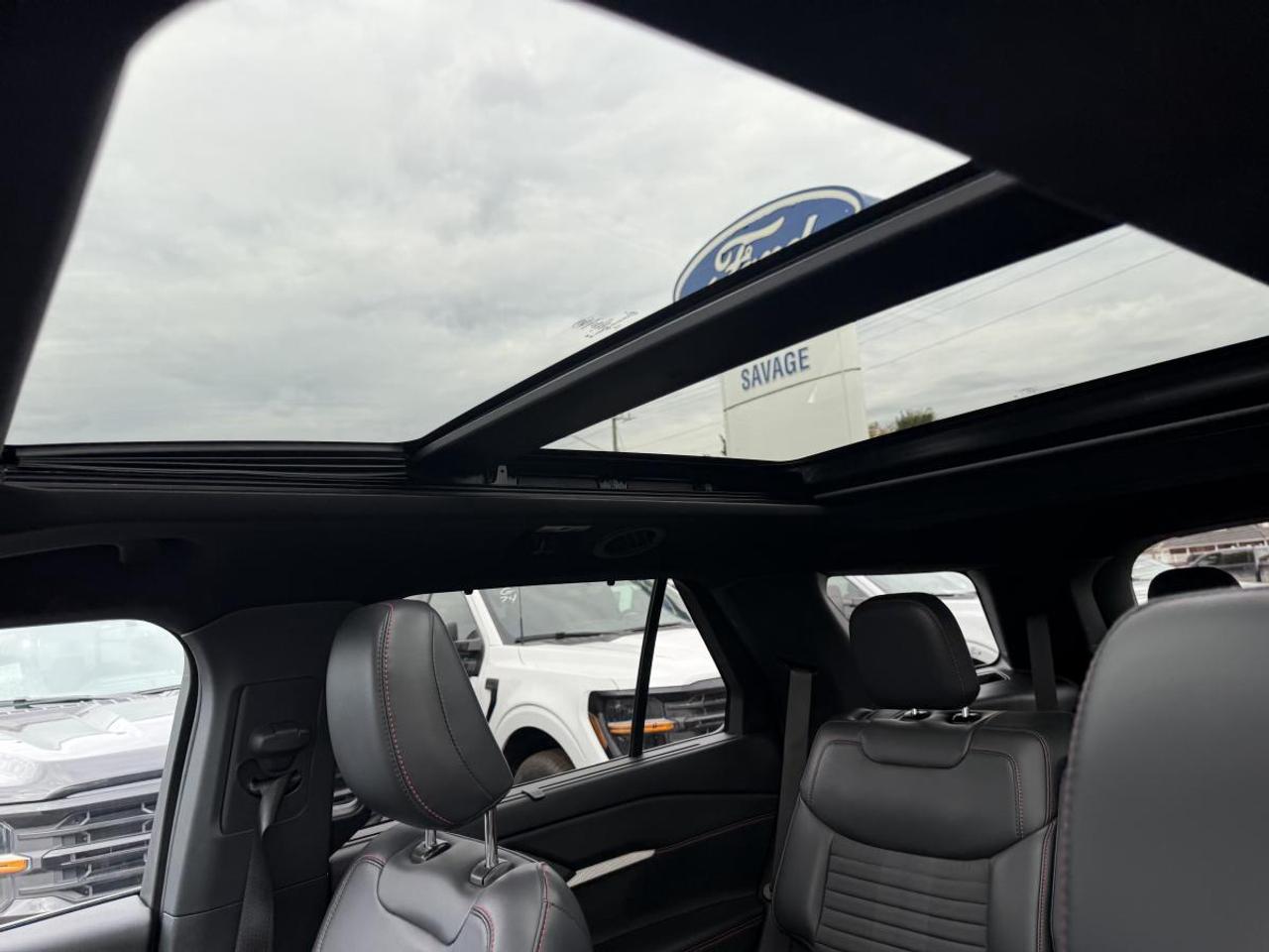 2025 Ford Explorer ST-Line Photo