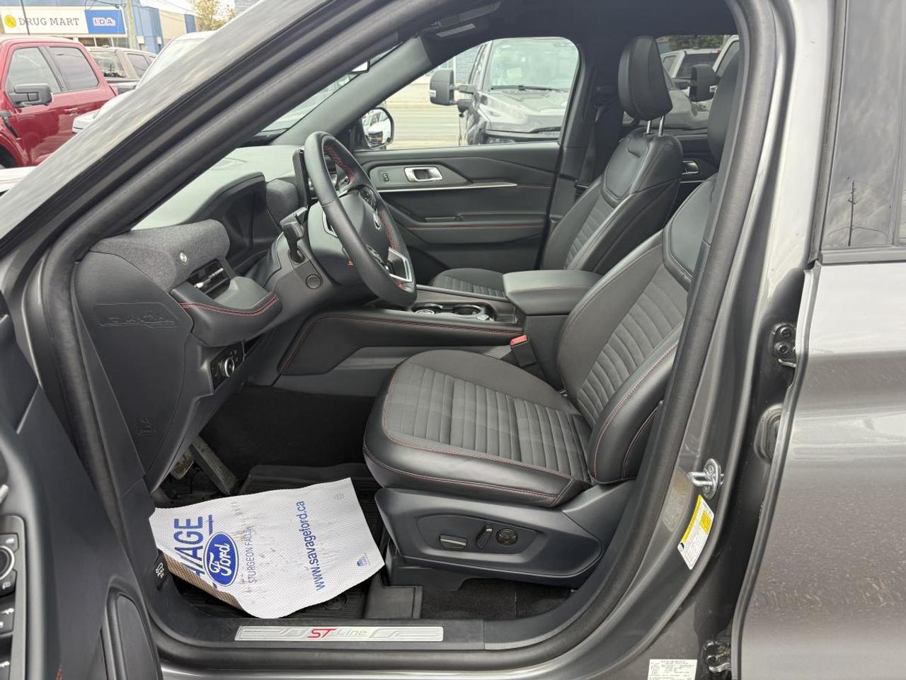 2025 Ford Explorer ST-Line Photo