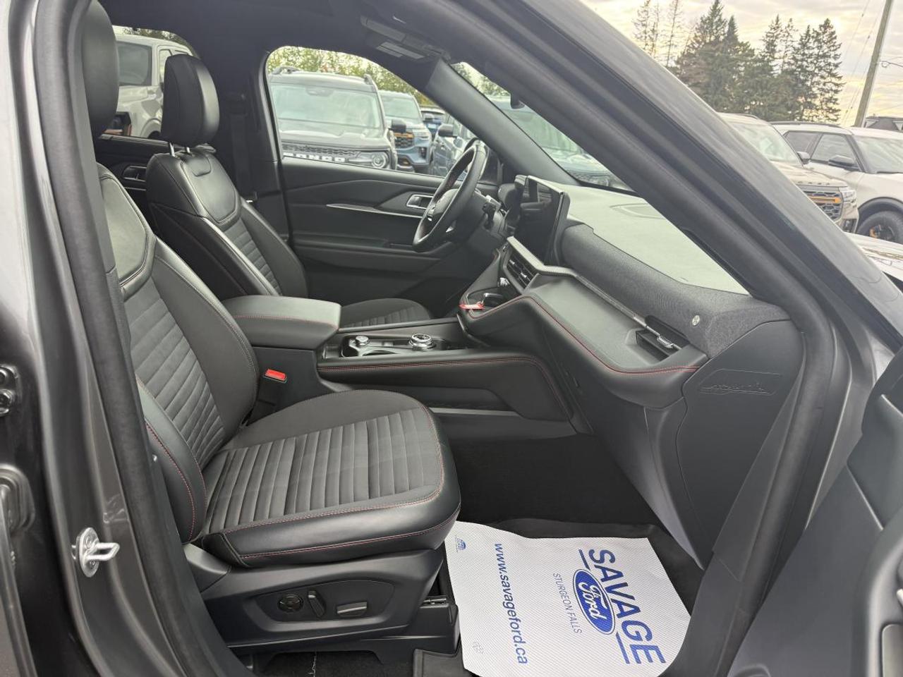 2025 Ford Explorer ST-Line Photo