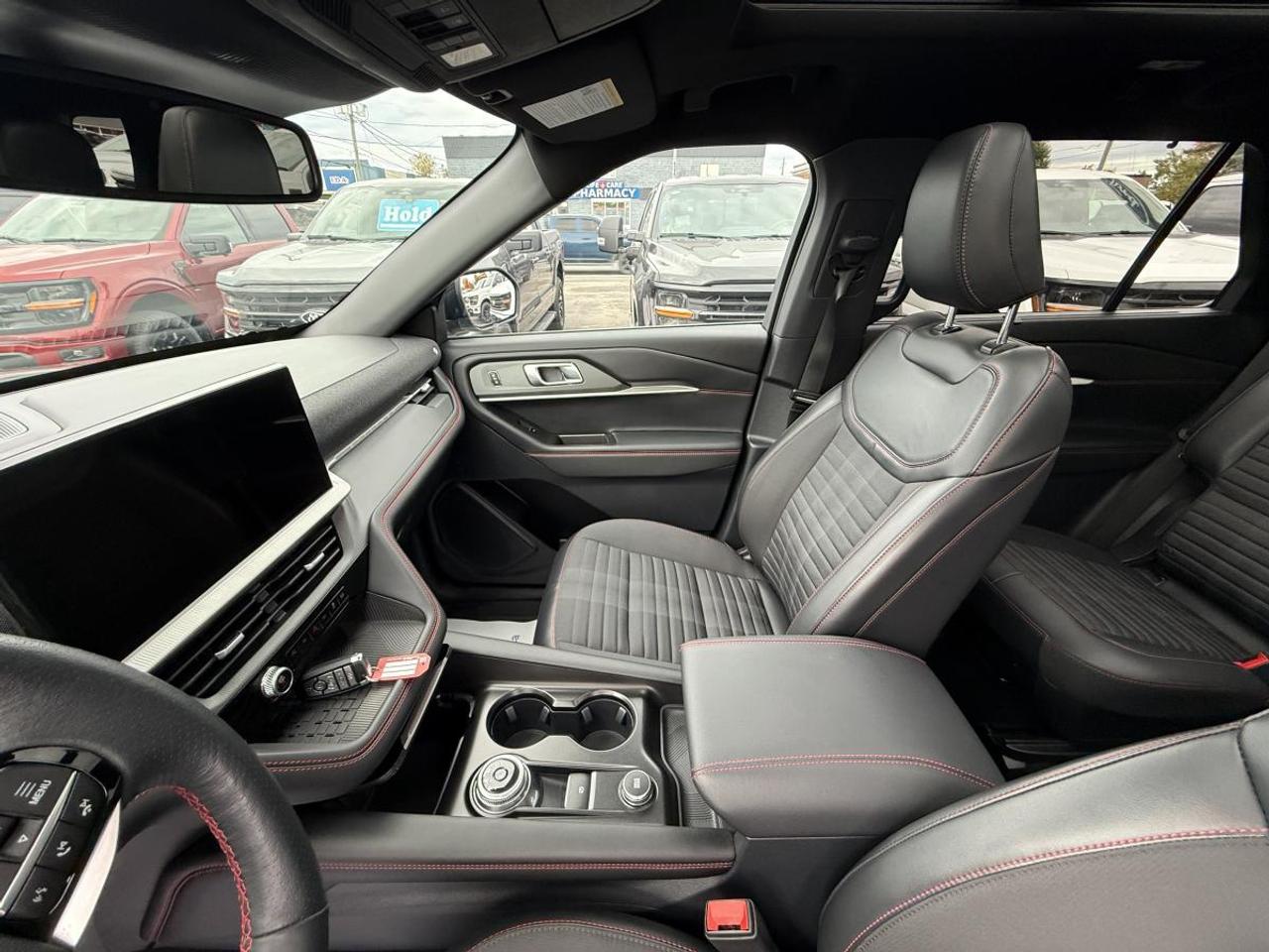 2025 Ford Explorer ST-Line Photo