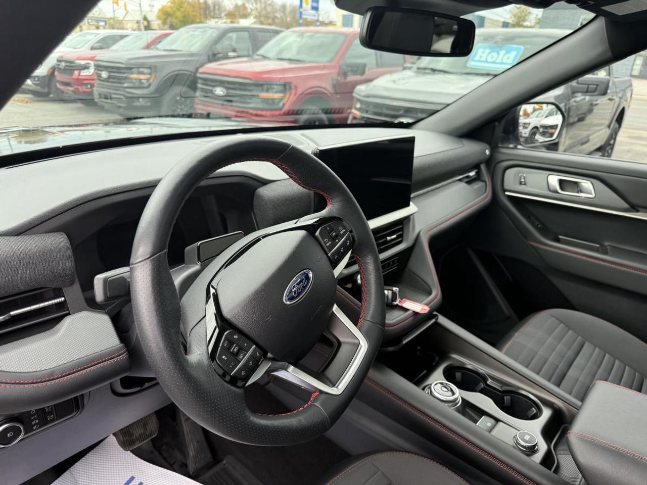 2025 Ford Explorer ST-Line Photo