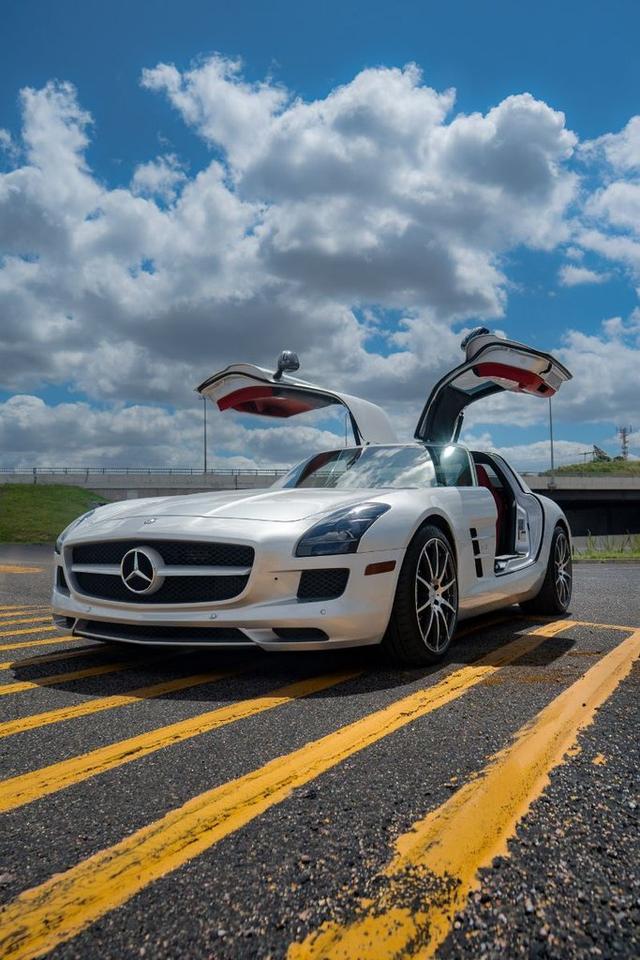2012 Mercedes-Benz SLS AMG SLS AMG GULLWING Photo